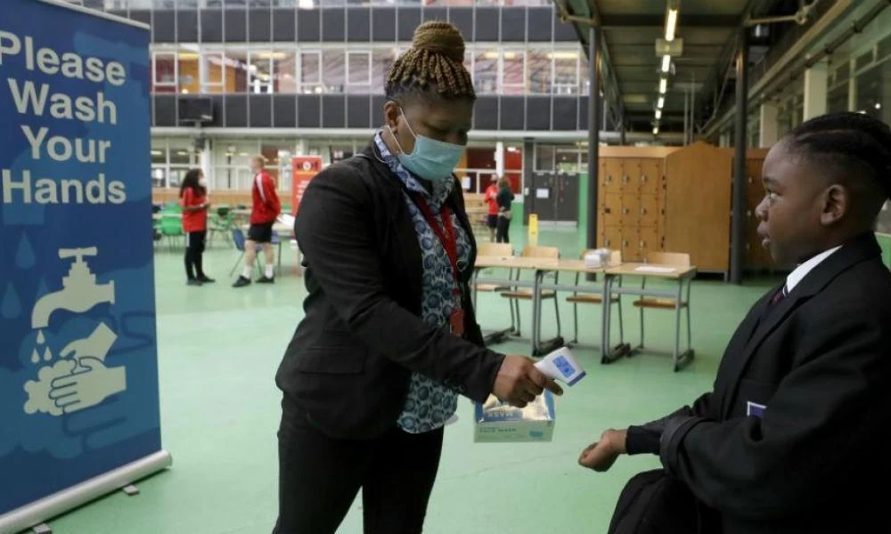 Aγγλία: Έρχεται "τσουνάμι" αυστηρών μέτρων lockdown σε πολλές περιοχές